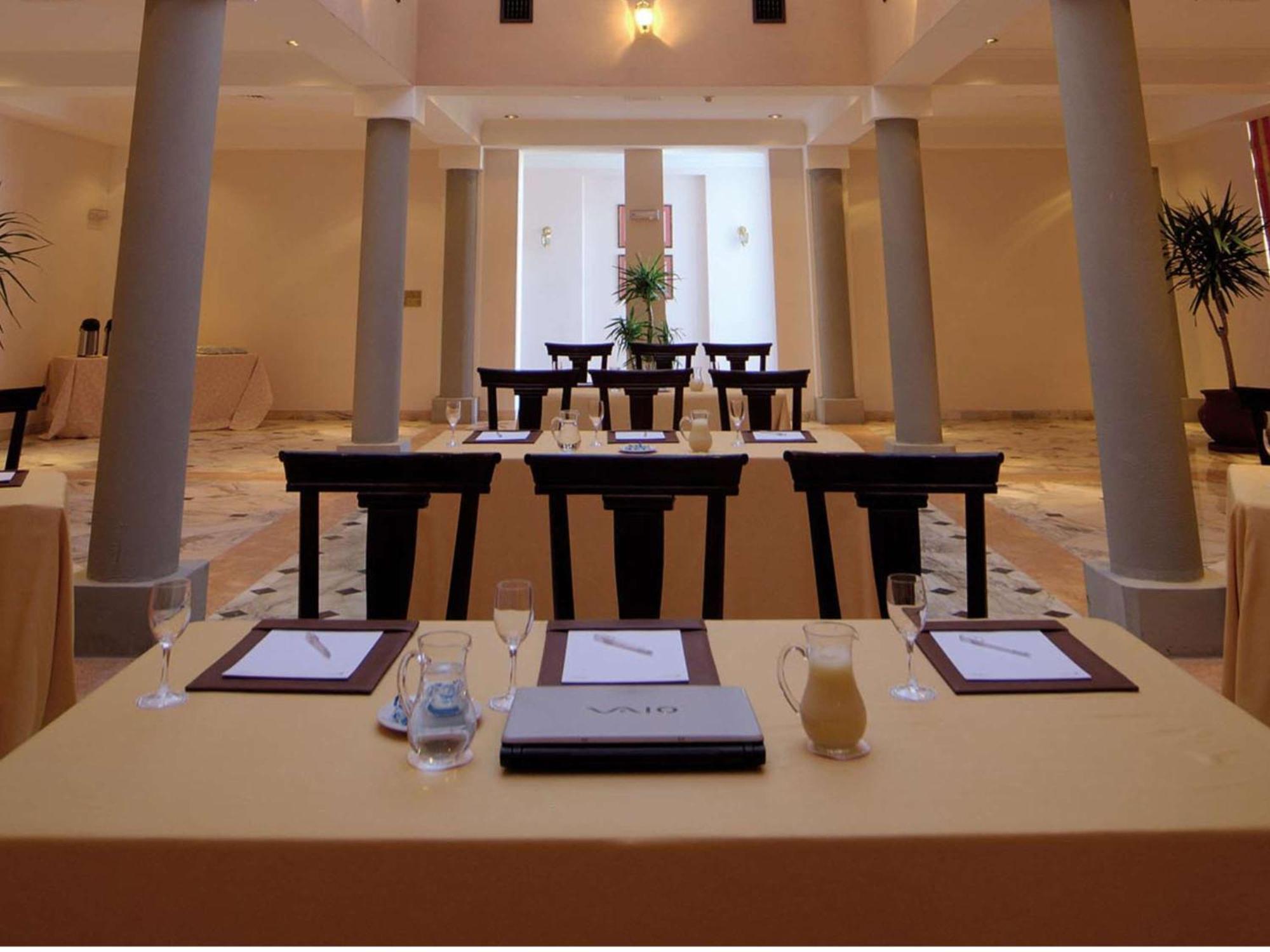 Grand Mercure Petra Вади Муса Екстериор снимка