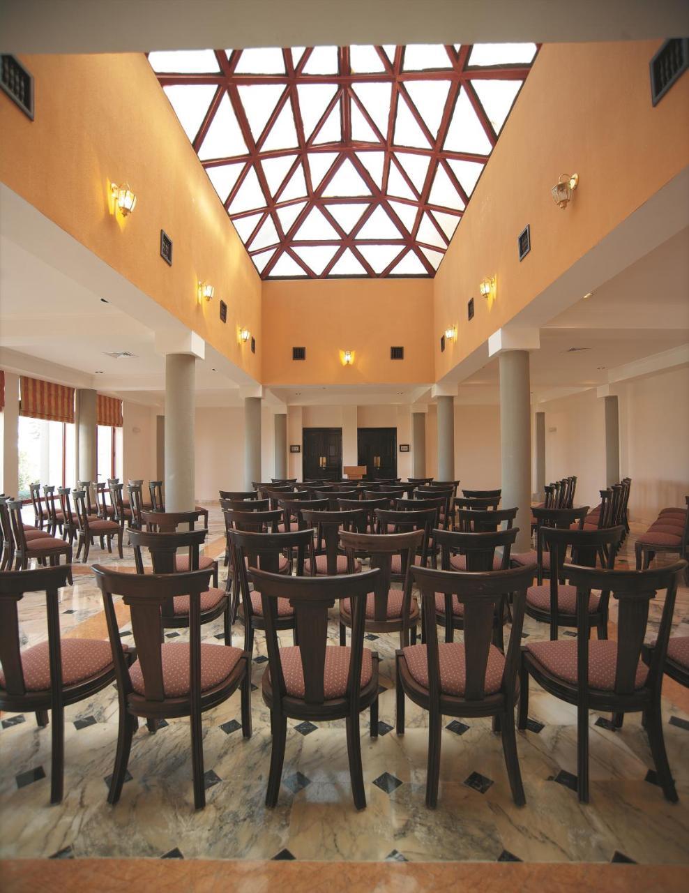 Grand Mercure Petra Вади Муса Екстериор снимка
